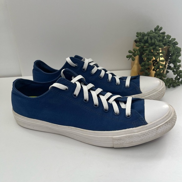 Converse Classic Royal Blue Canvas Sneakers Unisex M12 W14 - Picture 1 of 10